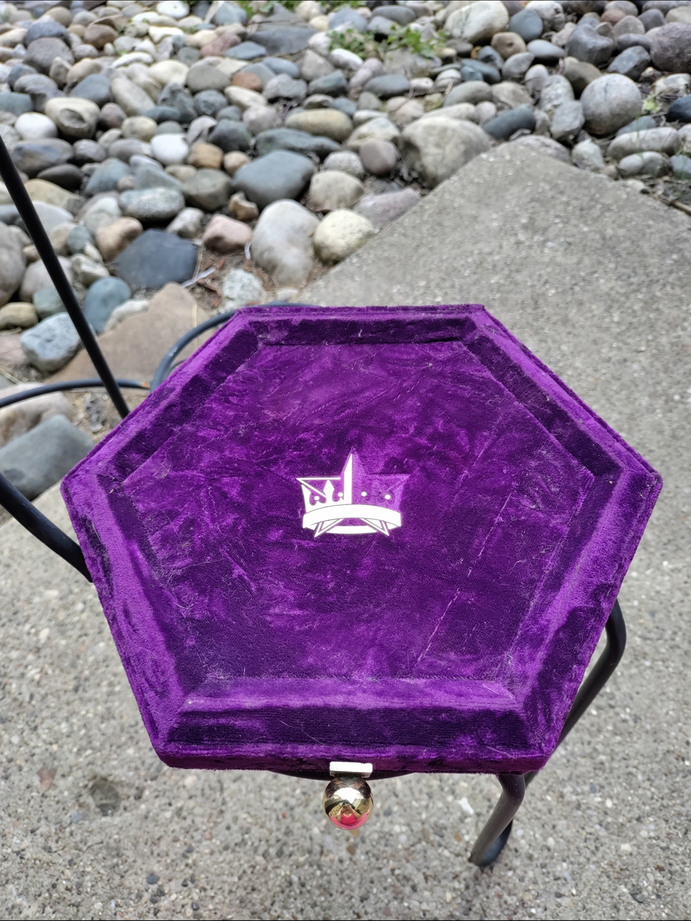Jeffree Star Violet Palette — Purple, Pink & Teal Shades - Picture 2 of 2